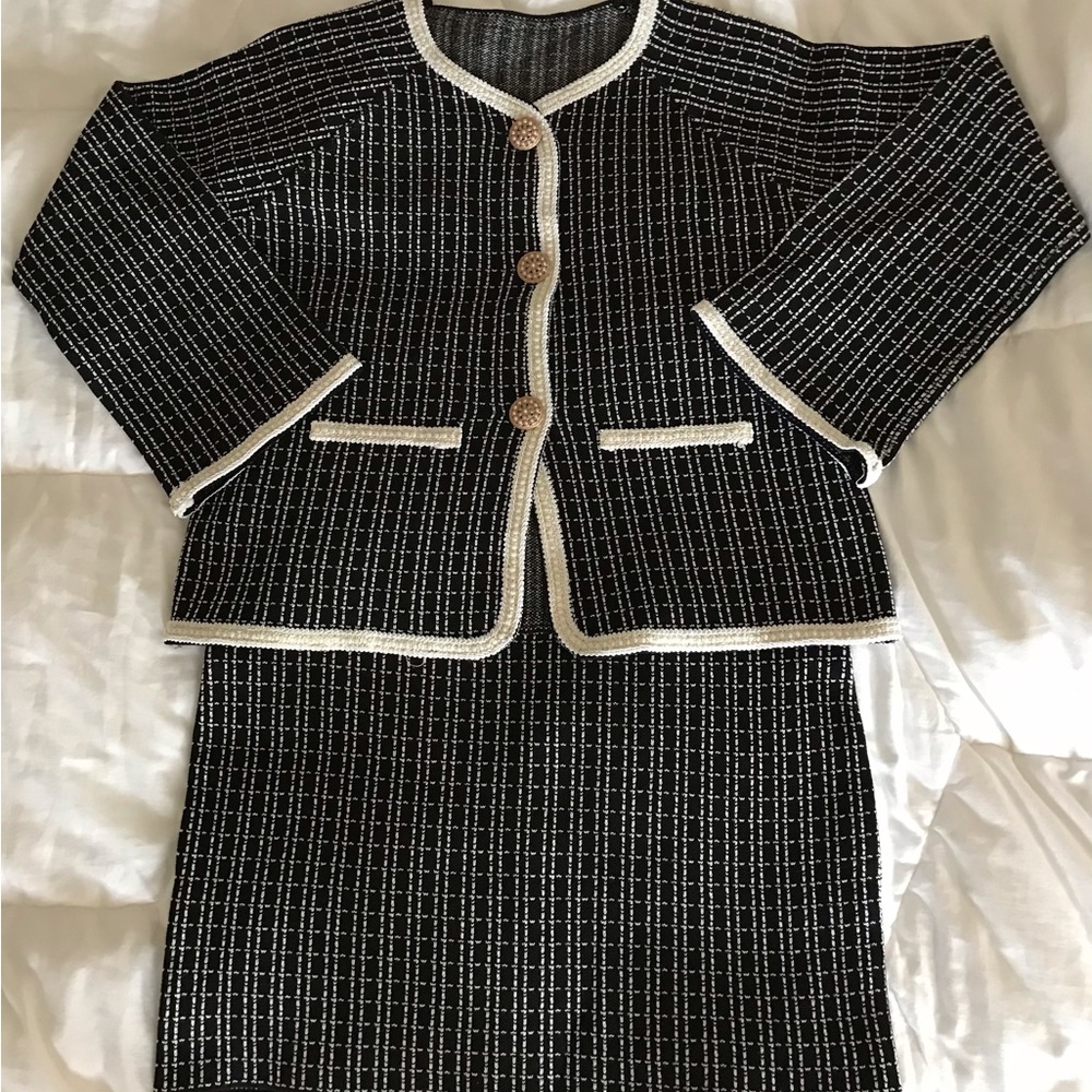 Teeed, knitted skirt set